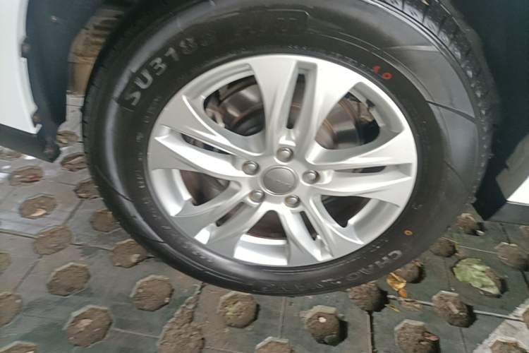 Used Haval M6 2018 1.5T Manual Two-Wheel Drive Urban Model Right Rear Wheel Hub