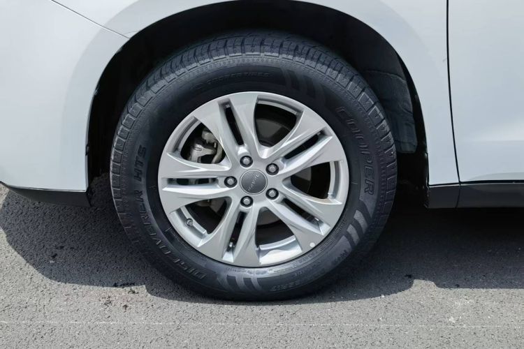 Used Haval M6 2018 Revised Version 1.5T DCT Two-Wheel Drive Elite Edition Right Rear Wheel Hub