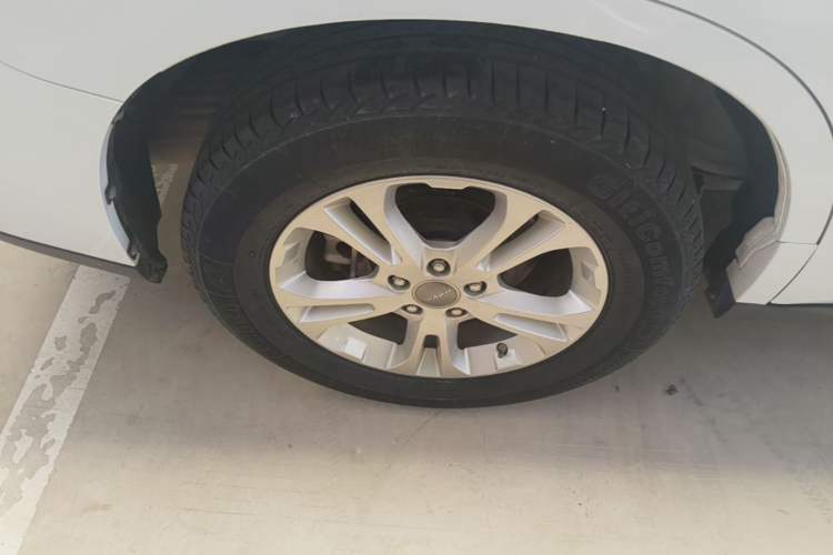 Used Haval M6 2018 1.5T Manual Two-Wheel Drive Elite Model Right Rear Wheel Hub