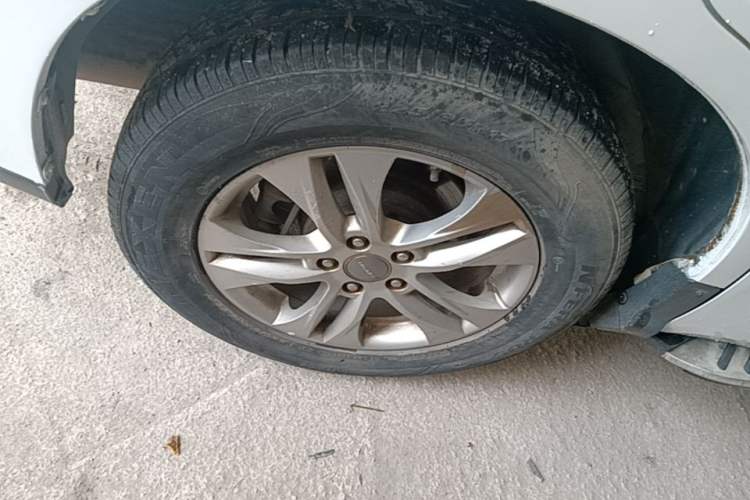 Used Haval M6 2018 1.5T Manual Two-Wheel Drive Elite Model Right Rear Wheel Hub