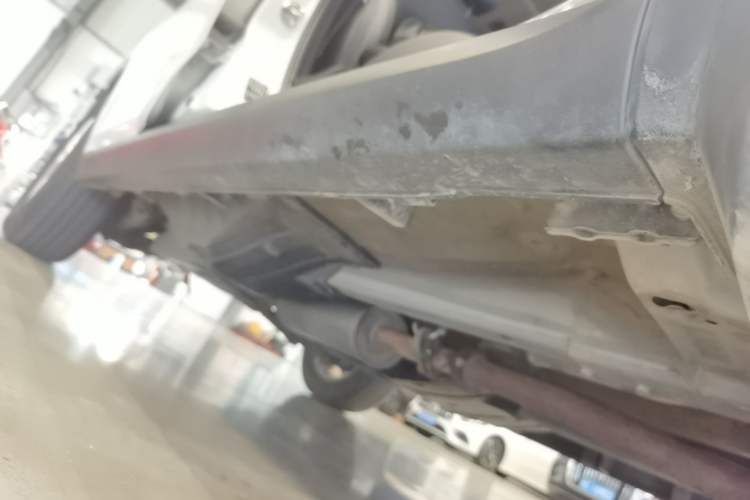Used Haval M6 2018 1.5T Manual Two-Wheel Drive Elite Model Right Side Sill