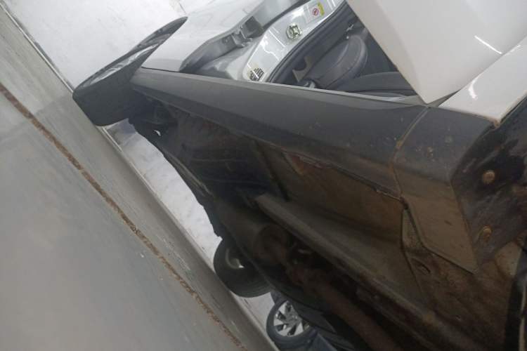 Used Haval M6 2018 1.5T Manual Two-Wheel Drive Elite Model Right Side Sill