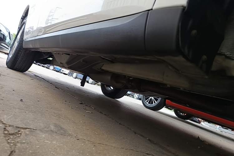 Used Haval M6 2018 1.5T DCT Two-Wheel Drive Elite Model Right Side Sill