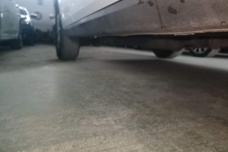 Used Haval M6 2018 Revised Version 1.5T DCT Two-Wheel Drive Elite Edition Right Side Sill