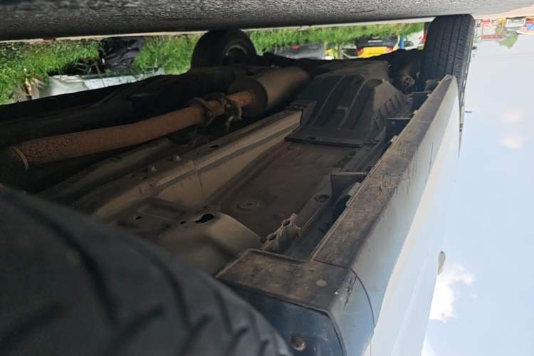 Used Haval M6 2018 Revised Version 1.5T DCT Two-Wheel Drive Elite Edition Right Side Sill