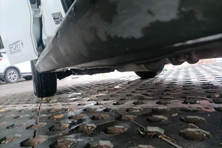 Used Haval M6 2018 1.5T Manual Two-Wheel Drive Urban Model Right Side Sill
