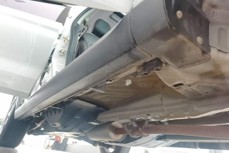 Used Haval M6 2018 1.5T Manual Two-Wheel Drive Elite Model Right Side Sill