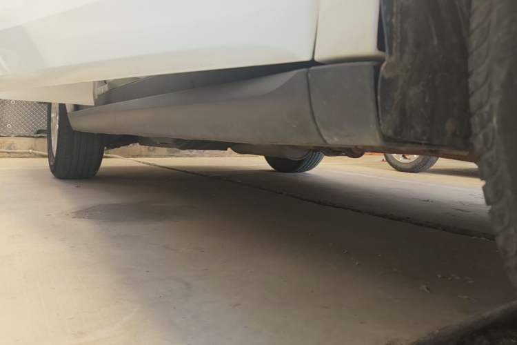Used Haval M6 2018 1.5T Manual Two-Wheel Drive Elite Model Right Side Sill