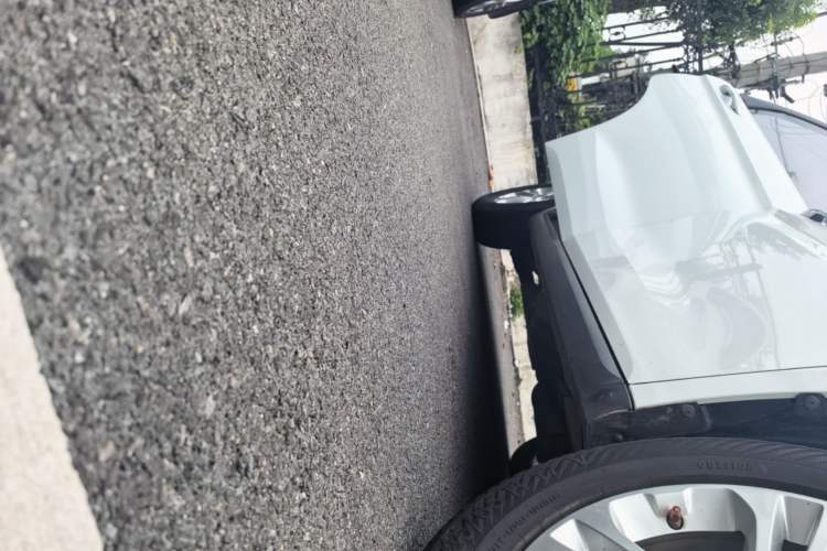 Used Haval M6 2018 1.5T DCT Two-Wheel Drive Elite Model Right Side Sill