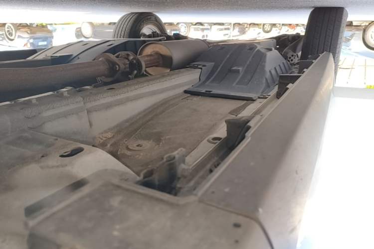 Used Haval M6 2018 1.5T DCT Two-Wheel Drive Elite Model Right Side Sill