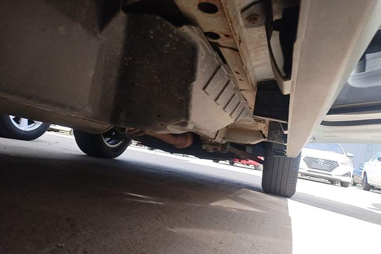 Used Haval M6 2018 1.5T Manual Two-Wheel Drive Urban Model Right Side Sill