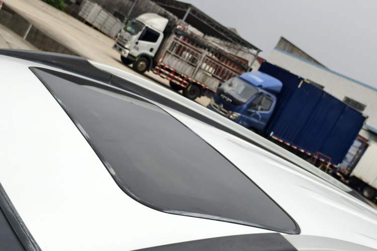 Used Haval M6 2018 1.5T DCT Two-Wheel Drive Elite Model Roof