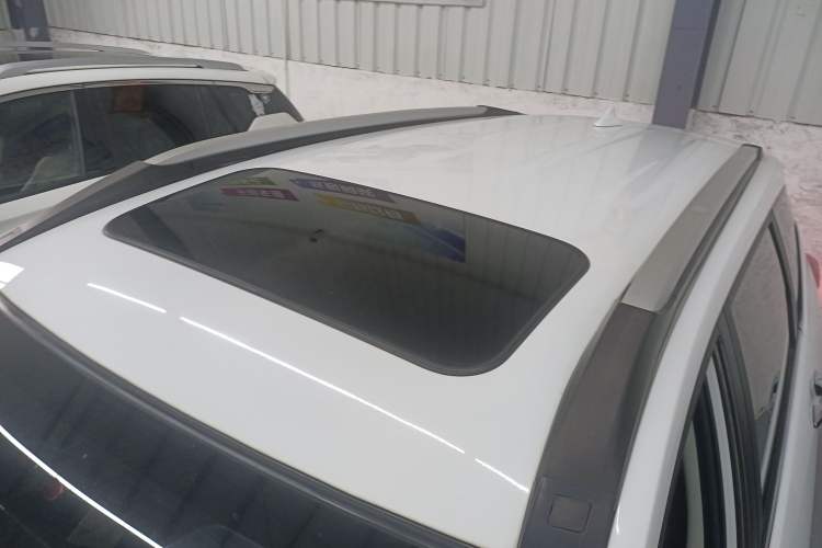 Used Haval M6 2018 1.5T Manual Two-Wheel Drive Elite Model Roof