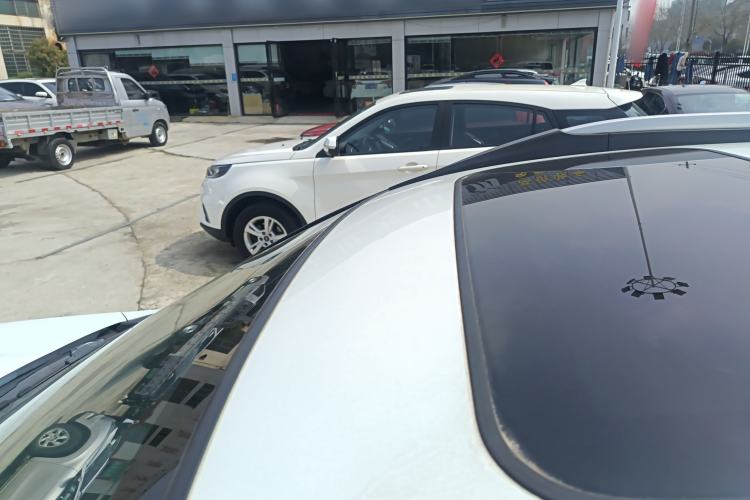 Used Haval M6 2018 Revised Version 1.5T DCT Two-Wheel Drive Elite Edition Roof
