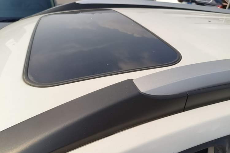Used Haval M6 2018 1.5T DCT Two-Wheel Drive Elite Model Roof