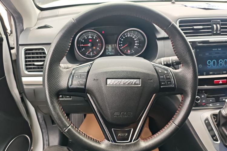 Used Haval M6 2018 Revised Version 1.5T DCT Two-Wheel Drive Elite Edition Steering Wheel