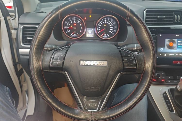 Used Haval M6 2018 Revised Version 1.5T DCT Two-Wheel Drive Elite Edition Steering Wheel