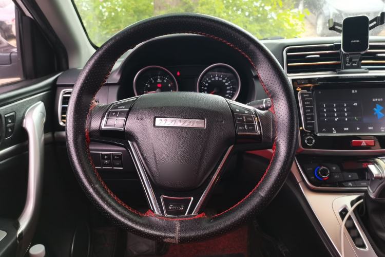 Used Haval M6 2018 Revised Version 1.5T DCT Two-Wheel Drive Elite Edition Steering Wheel