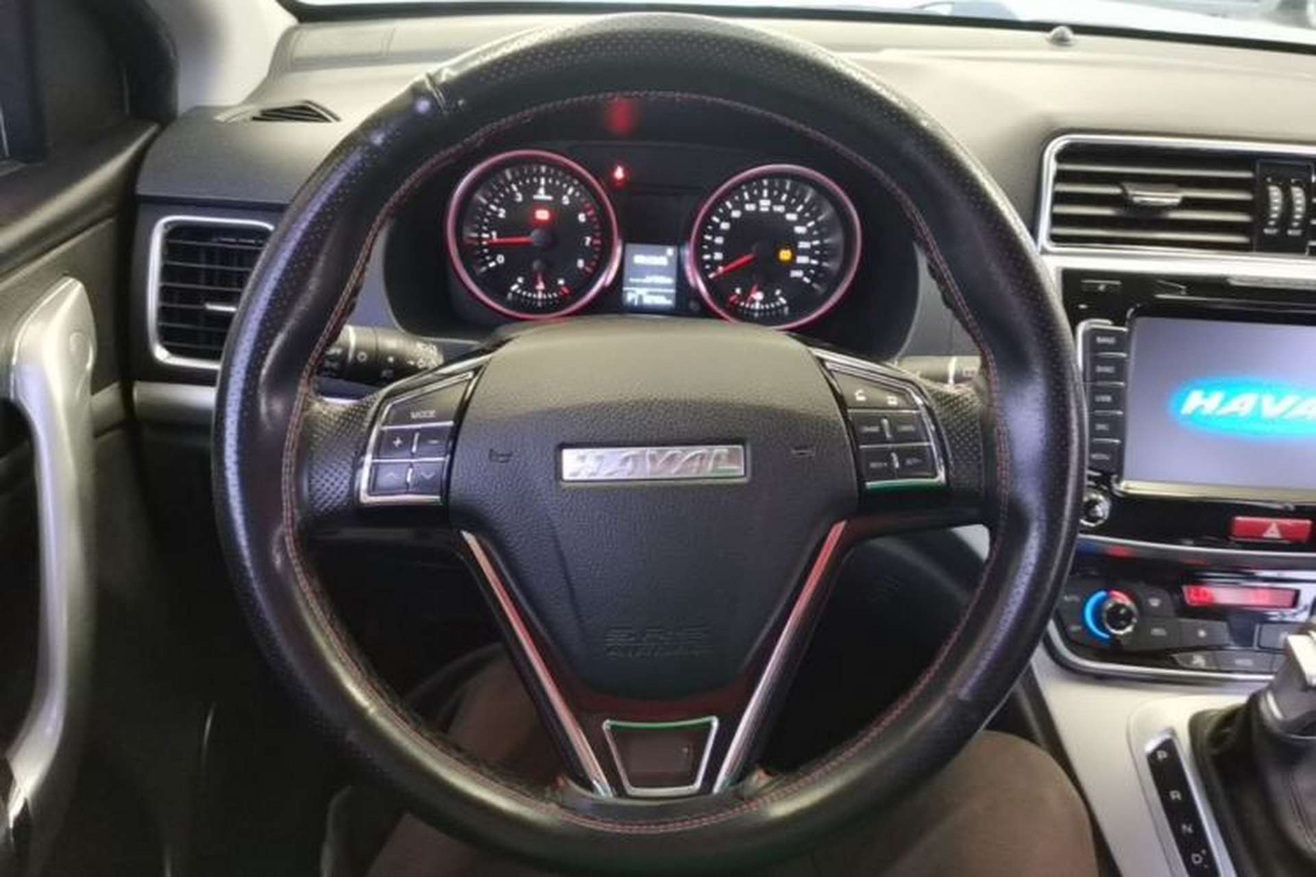 Used Haval M6 2018 Revised Version 1.5T DCT Two-Wheel Drive Elite Edition Steering Wheel