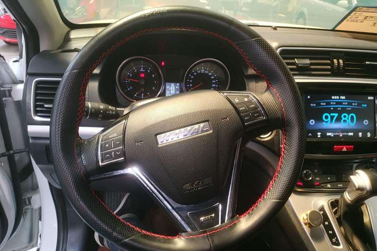 Used Haval M6 2018 Revised Version 1.5T DCT Two-Wheel Drive Elite Edition Steering Wheel