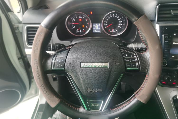 Used Haval M6 2018 Revised Version 1.5T DCT Two-Wheel Drive Elite Edition Steering Wheel