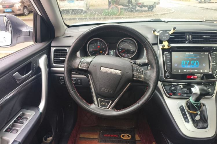 Used Haval M6 2018 Revised Version 1.5T DCT Two-Wheel Drive Elite Edition Steering Wheel