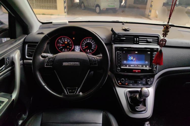 Used Haval M6 2018 1.5T Manual Two-Wheel Drive Elite Model Steering Wheel