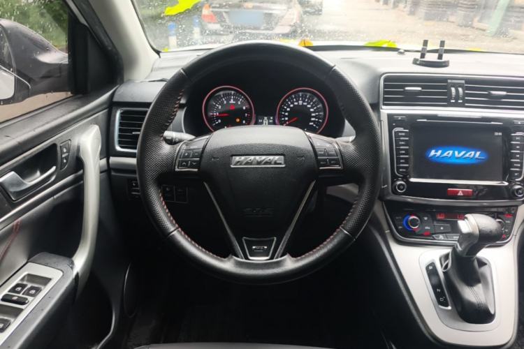 Used Haval M6 2018 Revised Version 1.5T DCT Two-Wheel Drive Elite Edition Steering Wheel