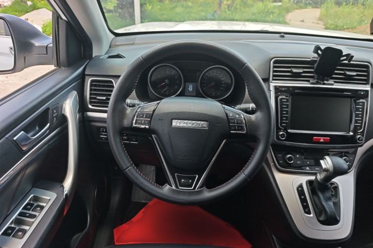 Used Haval M6 2018 Revised Version 1.5T DCT Two-Wheel Drive Elite Edition Steering Wheel