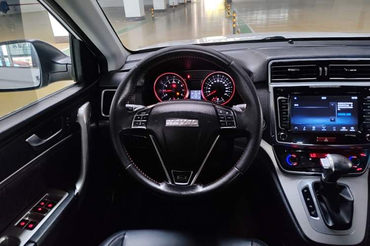 Used Haval M6 2018 1.5T DCT Two-Wheel Drive Elite Model Steering Wheel