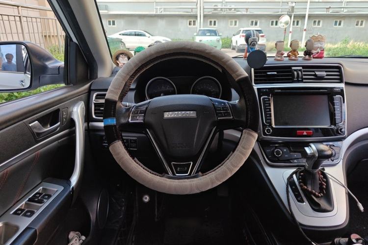 Used Haval M6 2018 Revised Version 1.5T DCT Two-Wheel Drive Elite Edition Steering Wheel