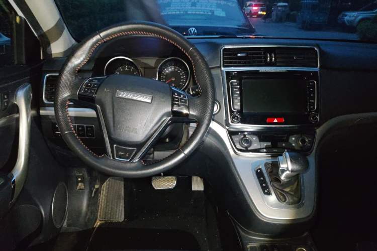 Used Haval M6 2018 1.5T DCT Two-Wheel Drive Elite Model Steering Wheel
