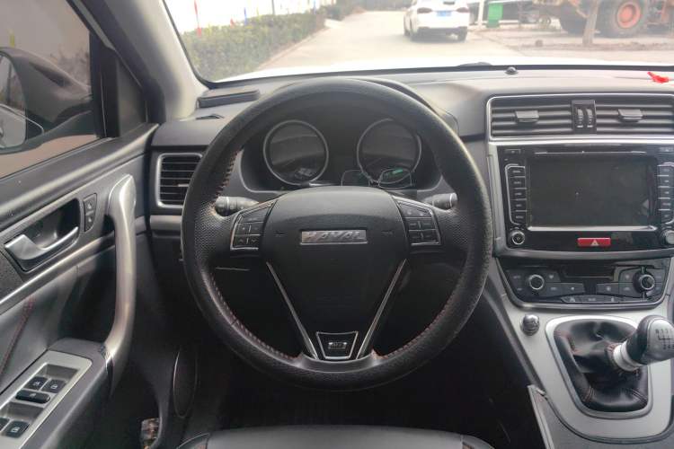 Used Haval M6 2018 1.5T Manual Two-Wheel Drive Elite Model Steering Wheel