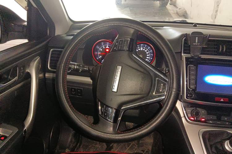 Used Haval M6 2018 1.5T Manual Two-Wheel Drive Elite Model Steering Wheel