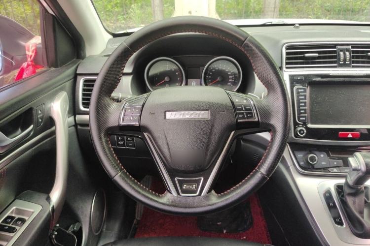 Used Haval M6 2018 Revised Version 1.5T DCT Two-Wheel Drive Elite Edition Steering Wheel