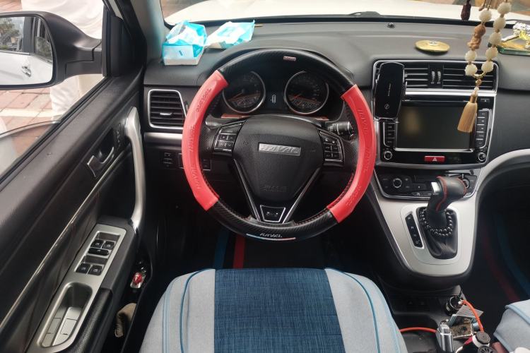 Used Haval M6 2018 Revised Version 1.5T DCT Two-Wheel Drive Elite Edition Steering Wheel