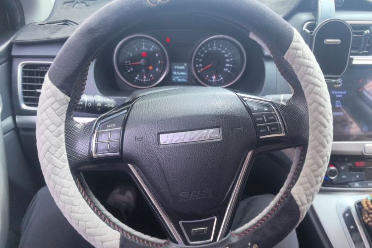 Used Haval M6 2018 Revised Version 1.5T DCT Two-Wheel Drive Elite Edition Steering Wheel