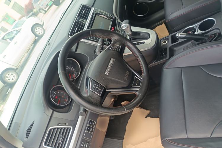 Used Haval M6 2018 Revised Version 1.5T DCT Two-Wheel Drive Elite Edition Steering Wheel