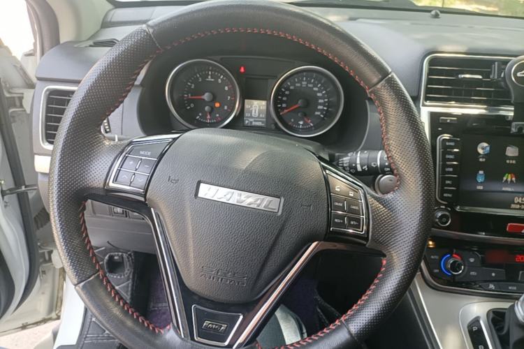 Used Haval M6 2018 Revised Version 1.5T DCT Two-Wheel Drive Elite Edition Steering Wheel