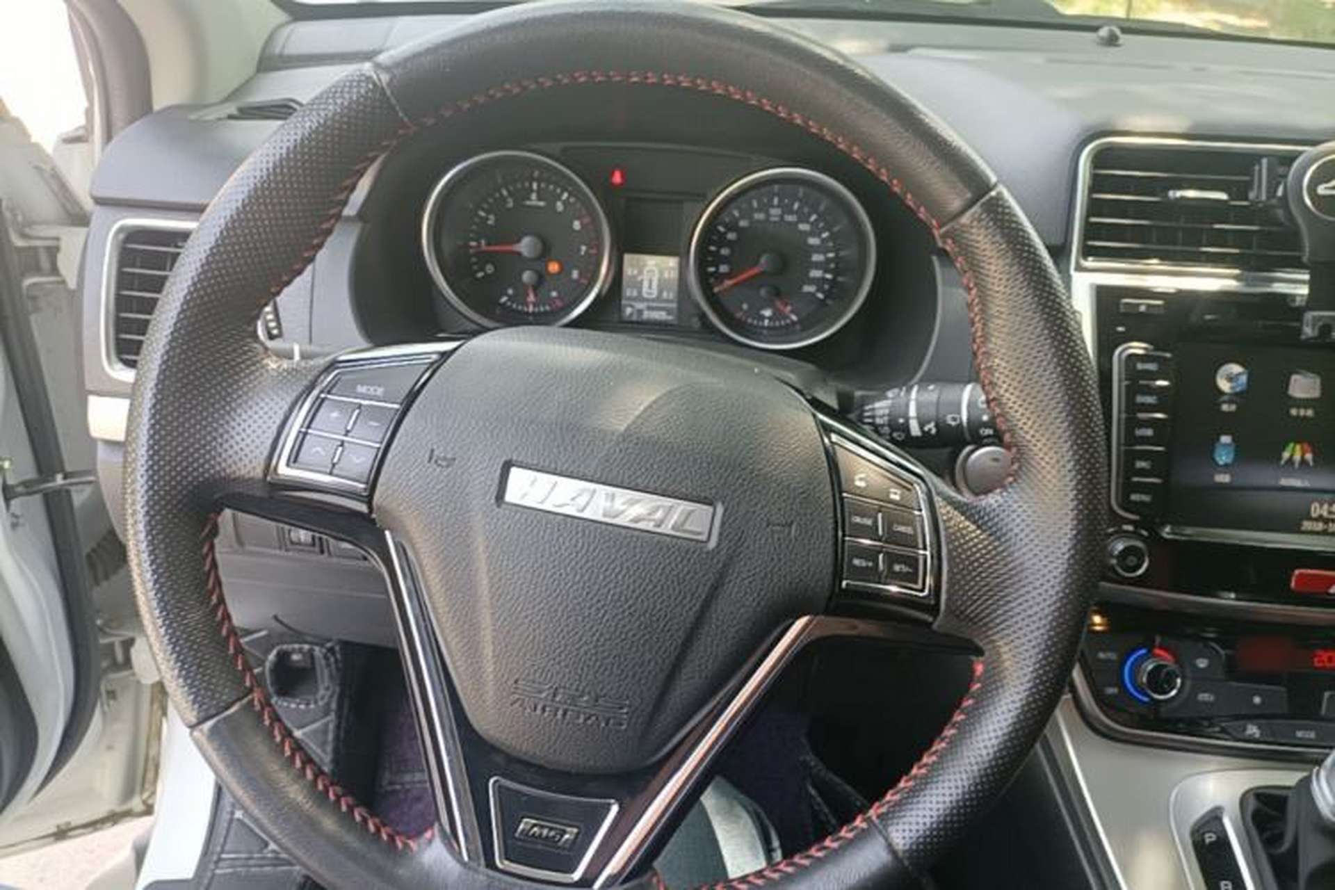 Used Haval M6 2018 Revised Version 1.5T DCT Two-Wheel Drive Elite Edition Steering Wheel