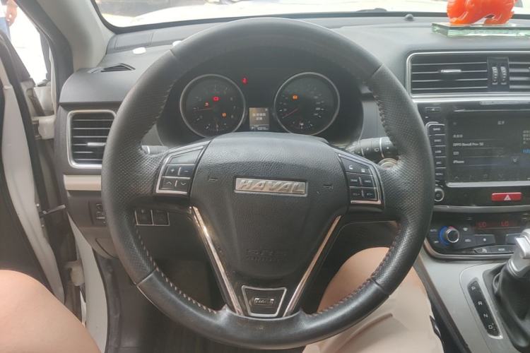 Used Haval M6 2018 Revised Version 1.5T DCT Two-Wheel Drive Elite Edition Steering Wheel