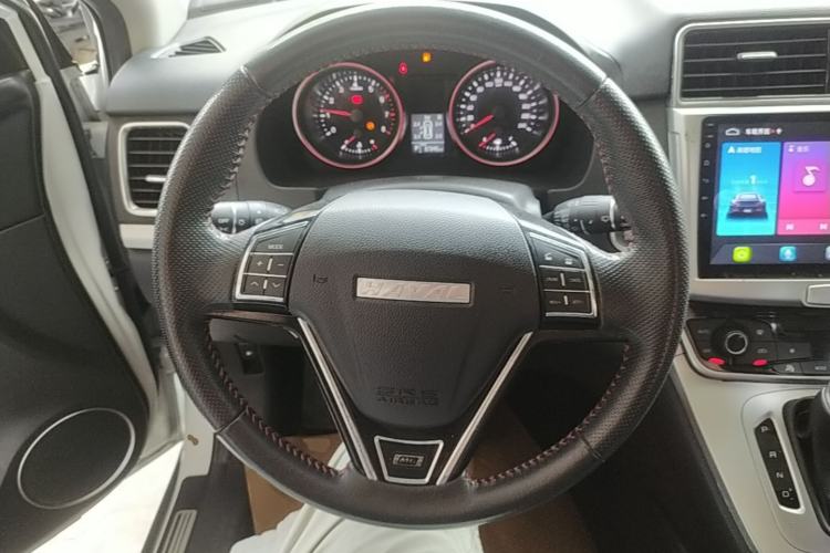 Used Haval M6 2018 Revised Version 1.5T DCT Two-Wheel Drive Elite Edition Steering Wheel