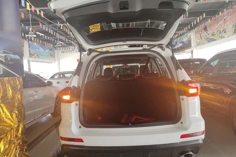 Used Haval M6 2018 Revised Version 1.5T DCT Two-Wheel Drive Elite Edition Trunk
