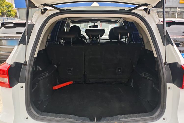 Used Haval M6 2018 Revised Version 1.5T DCT Two-Wheel Drive Elite Edition Trunk