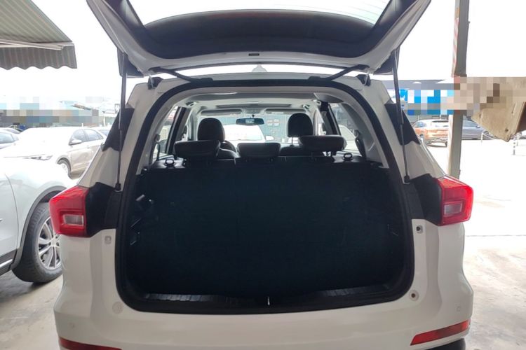 Used Haval M6 2018 Revised Version 1.5T DCT Two-Wheel Drive Elite Edition Trunk