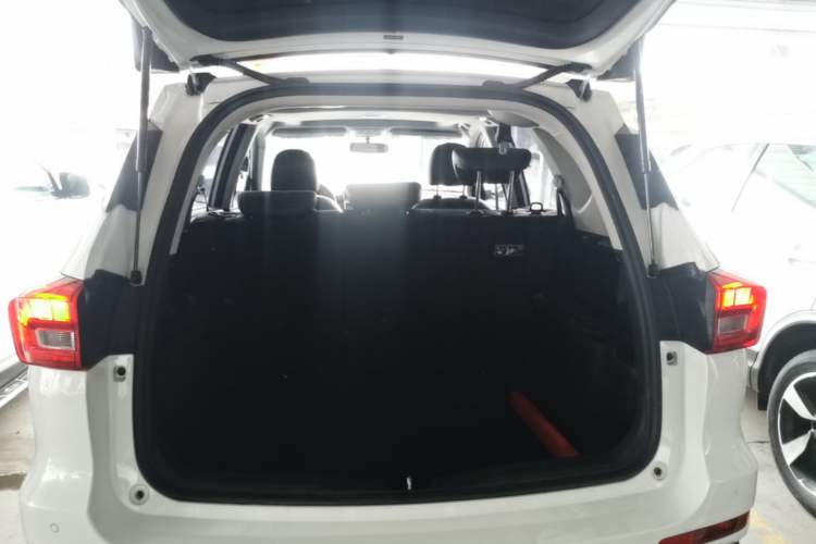 Used Haval M6 2018 1.5T DCT Two-Wheel Drive Elite Model Trunk