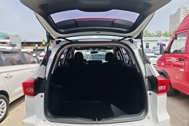 Used Haval M6 2018 Revised Version 1.5T DCT Two-Wheel Drive Elite Edition Trunk