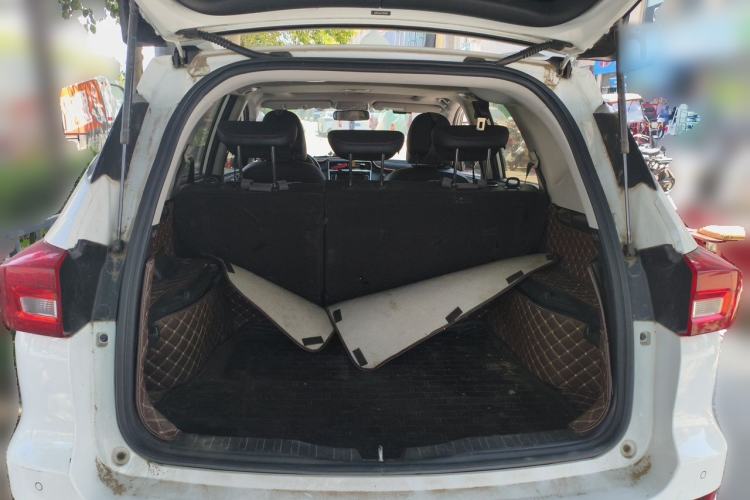 Used Haval M6 2018 1.5T Manual Two-Wheel Drive Elite Model Trunk