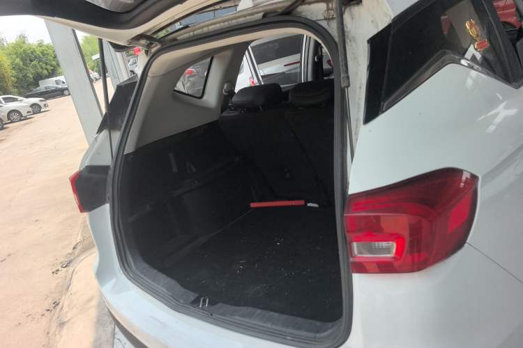 Used Haval M6 2018 1.5T Manual Two-Wheel Drive Urban Model Trunk