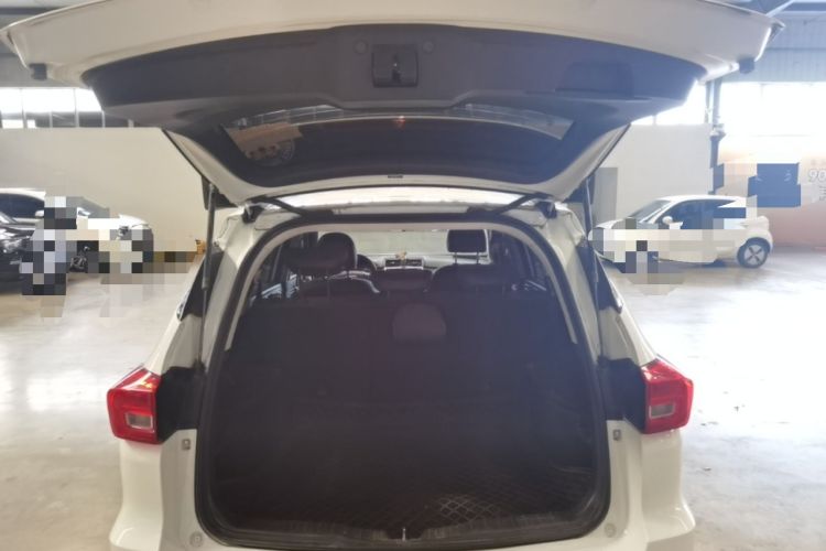 Used Haval M6 2018 1.5T Manual Two-Wheel Drive Elite Model Trunk